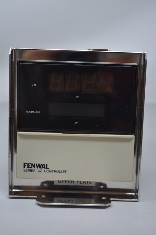Fenwal AZ44CS-001 Temperature Controller Load SSR 